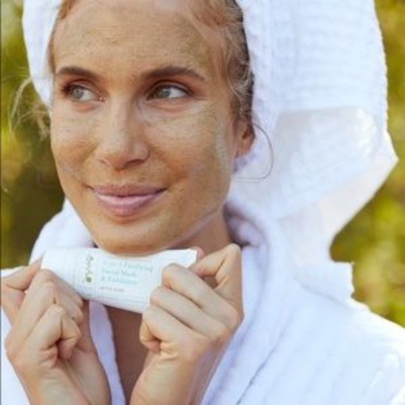 Lavido 2-1 Purifying Facial Mask & Exfoliator - Picture 5 of 8